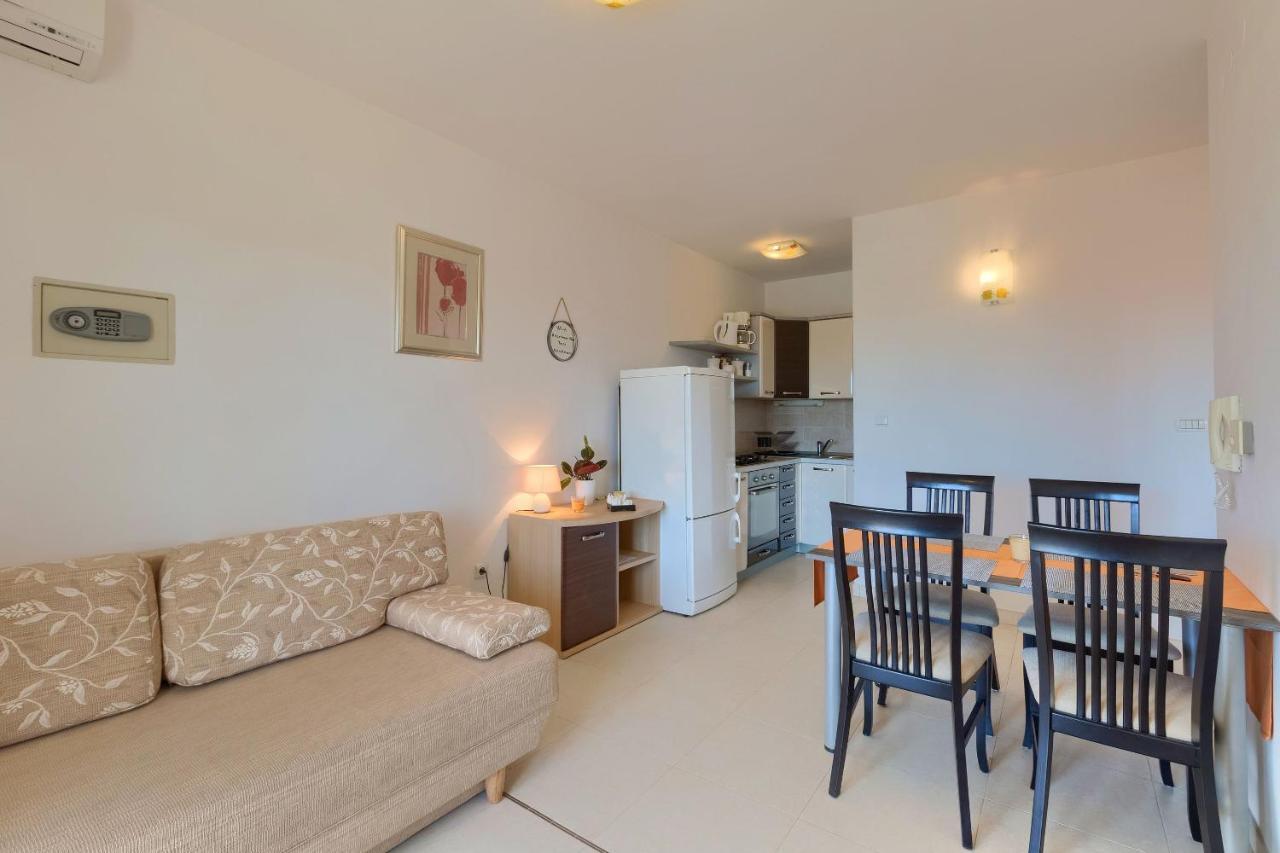 Apartments Boris Fažana Екстериор снимка